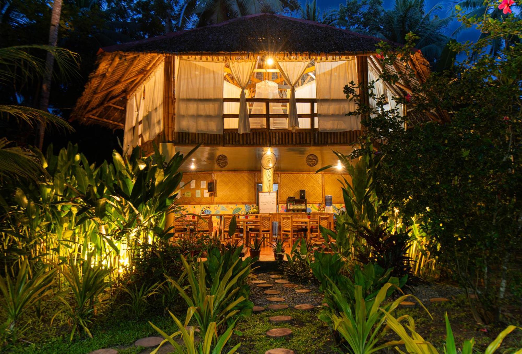Water To Forest Bed & Breakfast *