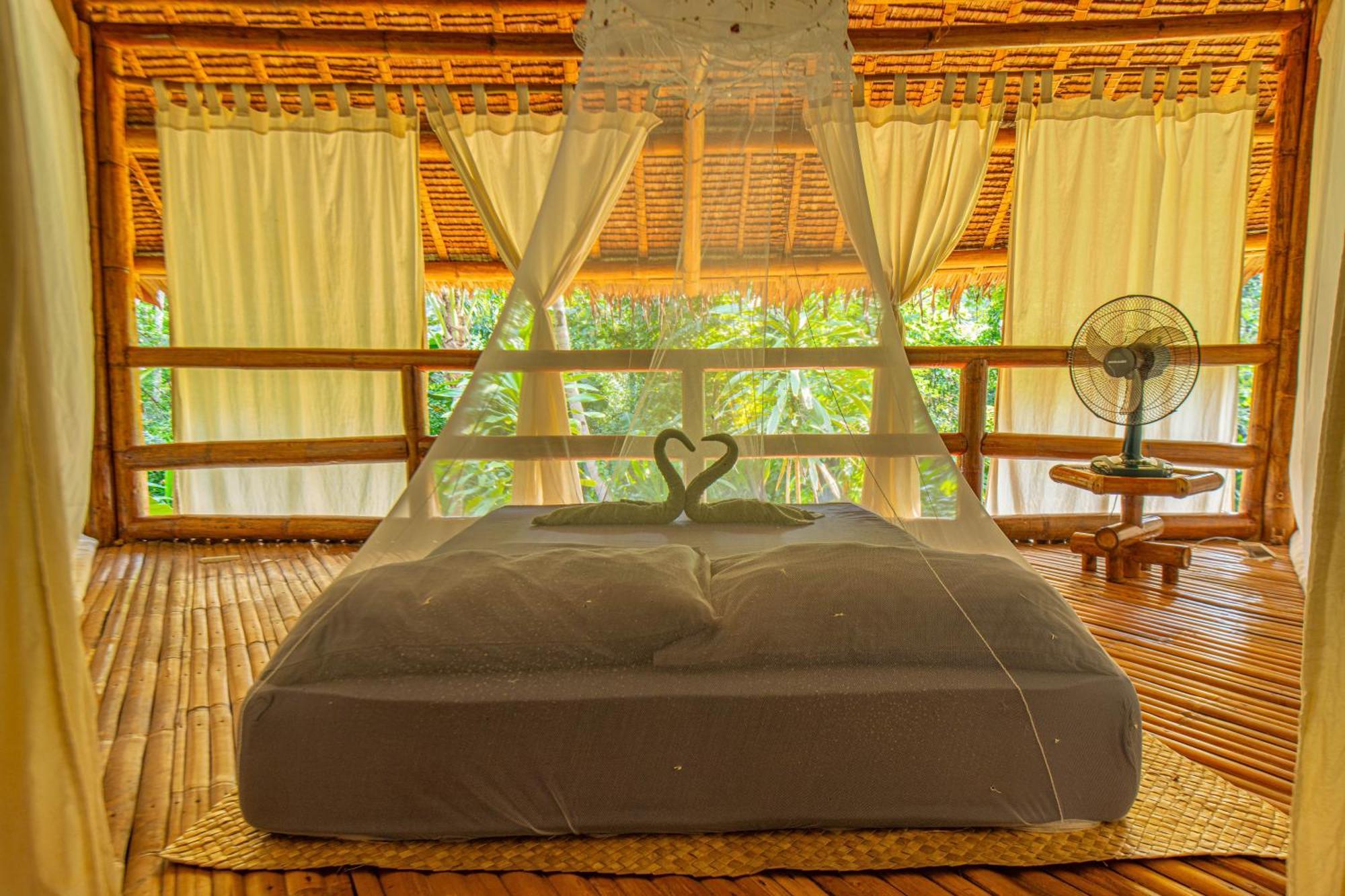 Water To Forest Bed & Breakfast
